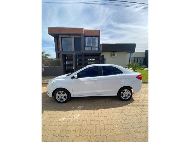 FORD - KA + - 2014/2015 - Branca - R$ 42.900,00