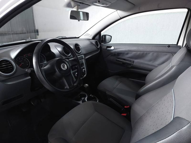 VOLKSWAGEN - SAVEIRO - 2011/2012 - Branca - R$ 46.900,00
