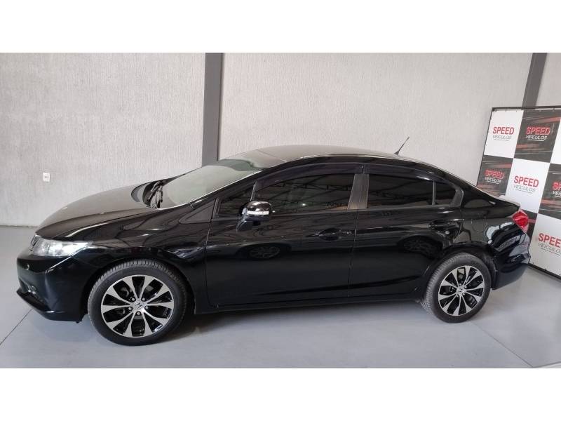 HONDA - CIVIC - 2014/2015 - Preta - R$ 77.900,00