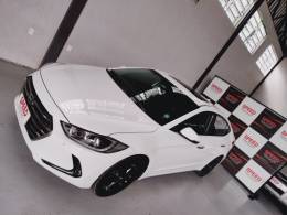 HYUNDAI - ELANTRA - 2016/2017 - Branca - R$ 81.900,00