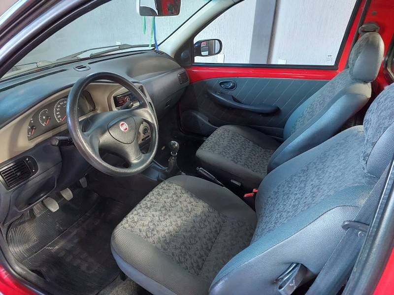 FIAT - STRADA - 2010/2011 - Vermelha - R$ 38.900,00