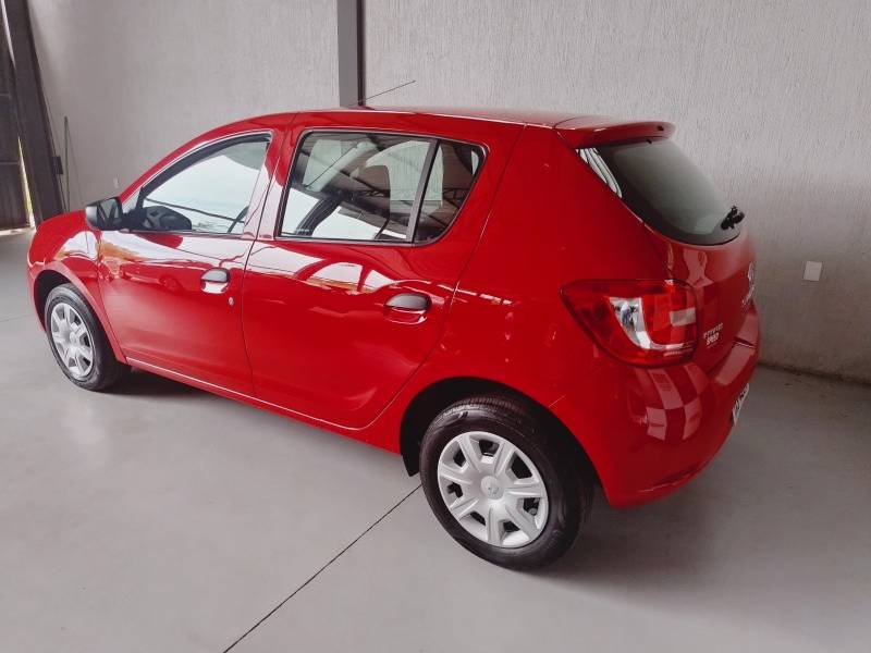 RENAULT - SANDERO - 2017/2017 - Vermelha - R$ 41.900,00