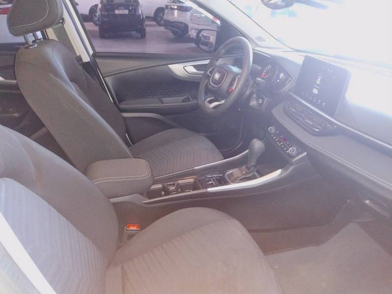 FIAT - FASTBACK - 2023/2024 - Branca - R$ 115.900,00