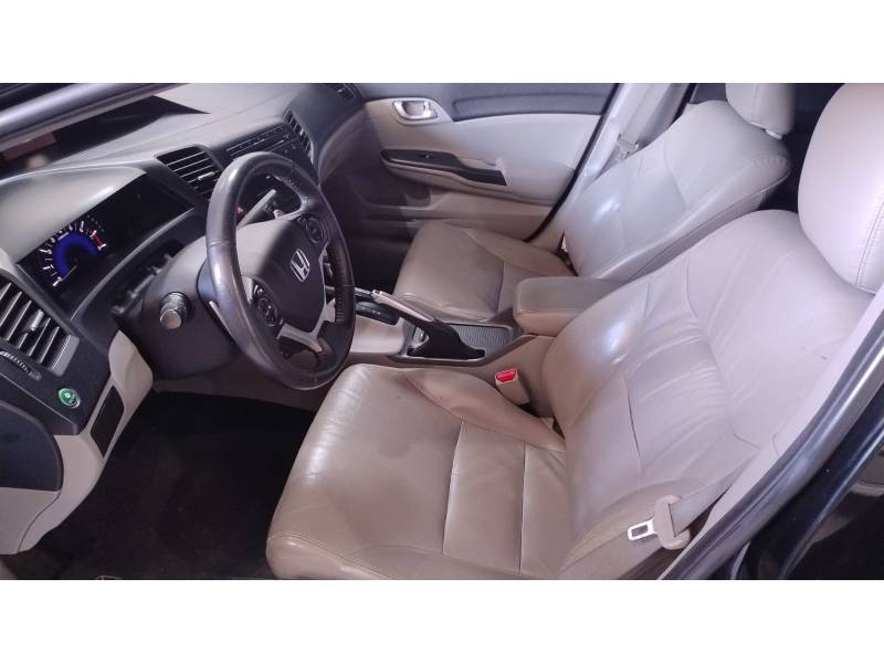 HONDA - CIVIC - 2014/2015 - Preta - R$ 77.900,00