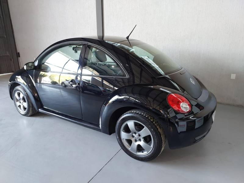VOLKSWAGEN - NEW BEETLE - 2008/2008 - Preta - R$ 49.800,00