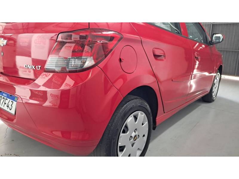 CHEVROLET - ONIX - 2012/2013 - Vermelha - R$ 39.800,00
