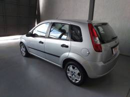 FORD - FIESTA - 2003/2004 - Branca - R$ 17.900,00