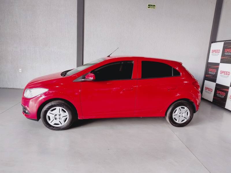 CHEVROLET - ONIX - 2014/2014 - Vermelha - R$ 44.900,00