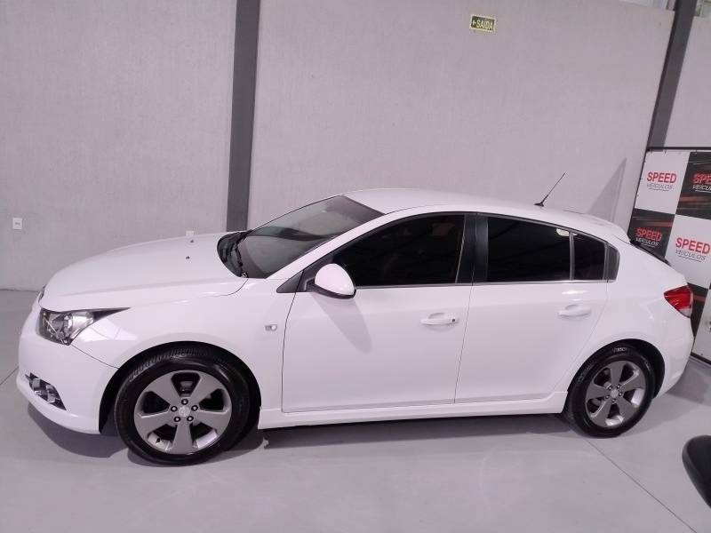 CHEVROLET - CRUZE - 2013/2014 - Branca - R$ 62.900,00