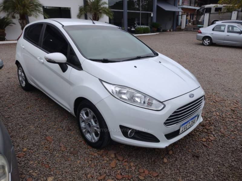 FORD - FIESTA - 2013/2014 - Branca - Sob Consulta