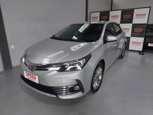 TOYOTA - COROLLA - 2018/2019 - Prata - R$ 108.900,00