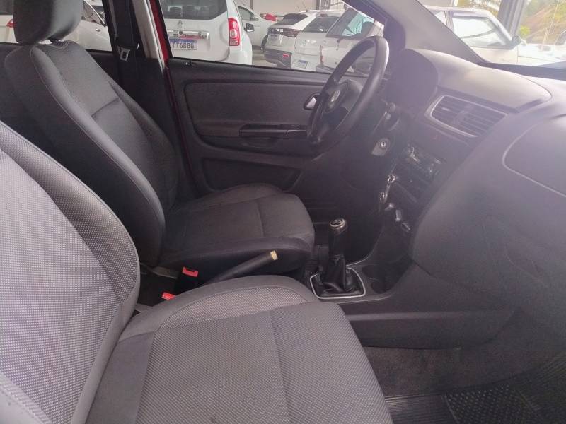 VOLKSWAGEN - FOX - 2011/2012 - Vermelha - R$ 34.900,00