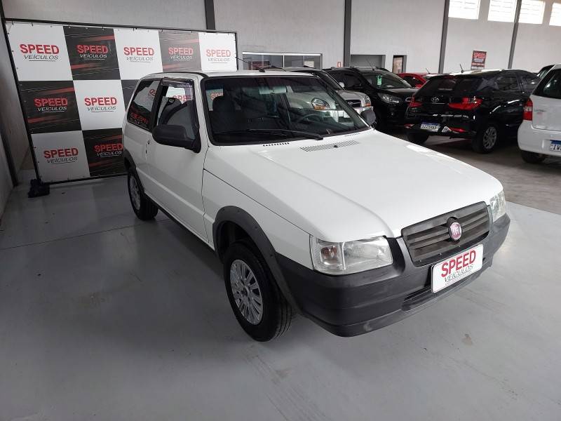 FIAT - UNO - 2013/2013 - Branca - R$ 25.900,00