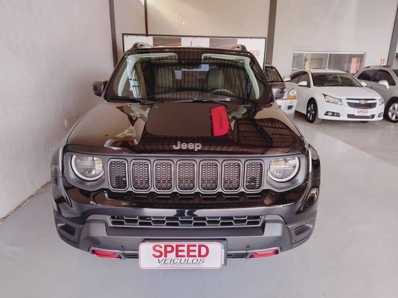 JEEP - RENEGADE - 2022/2023 - Preta - R$ 135.900,00