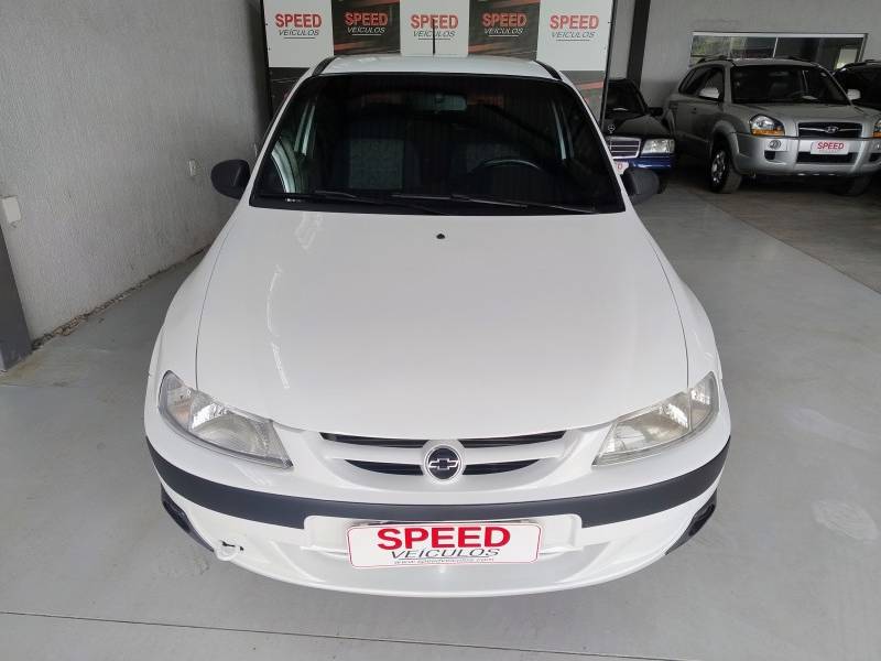 CHEVROLET - CELTA - 2003/2003 - Branca - R$ 17.900,00