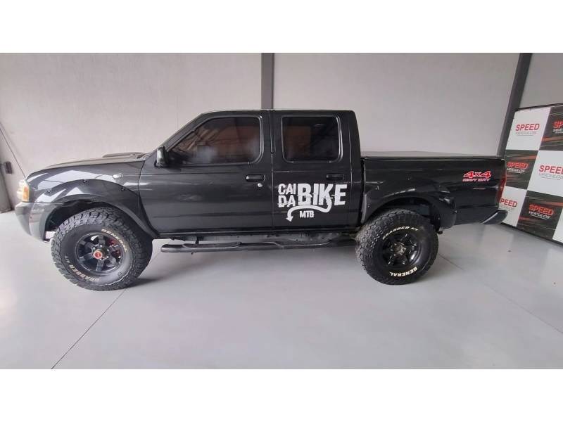 NISSAN - FRONTIER - 2005/2006 - Preta - R$ 57.500,00