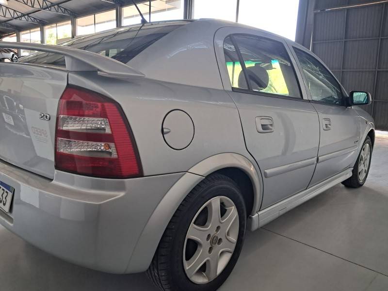 CHEVROLET - ASTRA - 2009/2009 - Prata - R$ 36.900,00