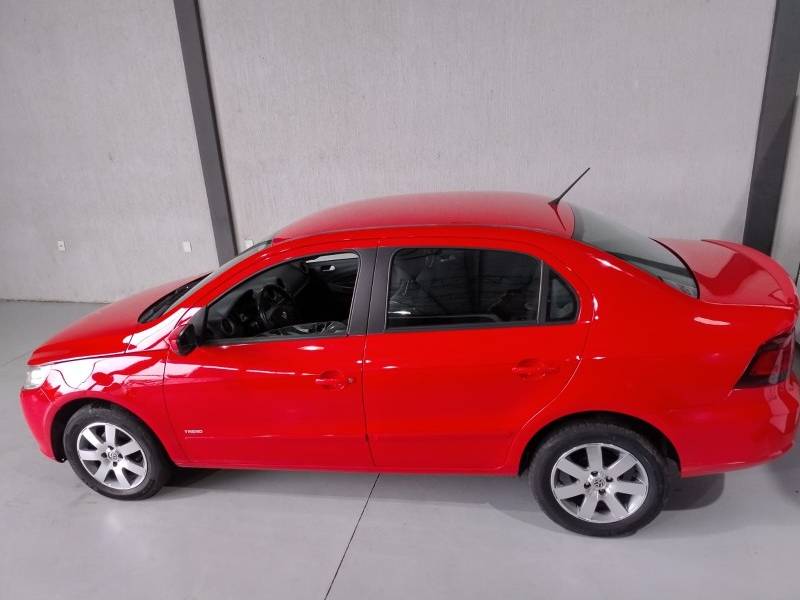 VOLKSWAGEN - VOYAGE - 2011/2012 - Vermelha - R$ 32.900,00