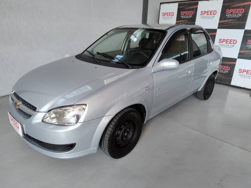 CHEVROLET - CLASSIC - 2011/2012 - Prata - R$ 24.500,00