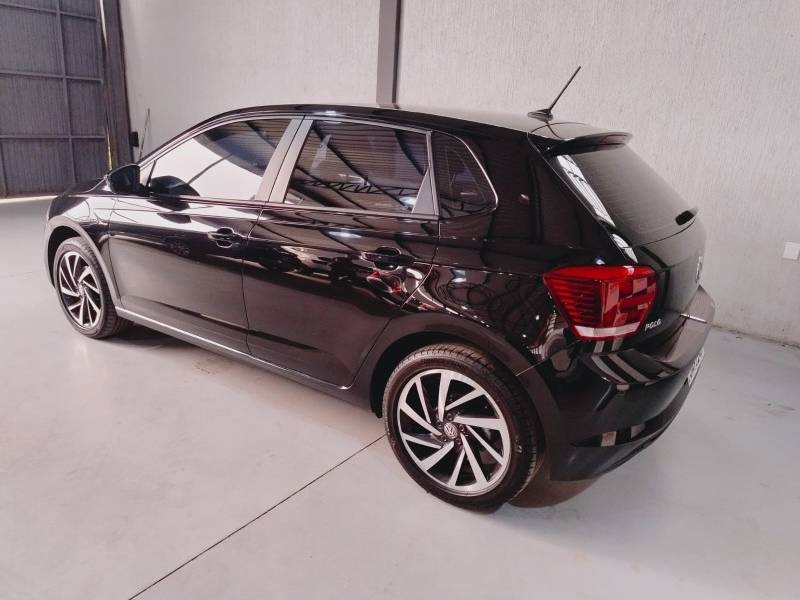 VOLKSWAGEN - POLO - 2020/2021 - Preta - R$ 88.900,00