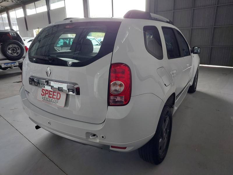 RENAULT - DUSTER - 2012/2013 - Branca - R$ 51.900,00