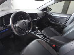 VOLKSWAGEN - JETTA - 2018/2018 - Branca - R$ 106.900,00