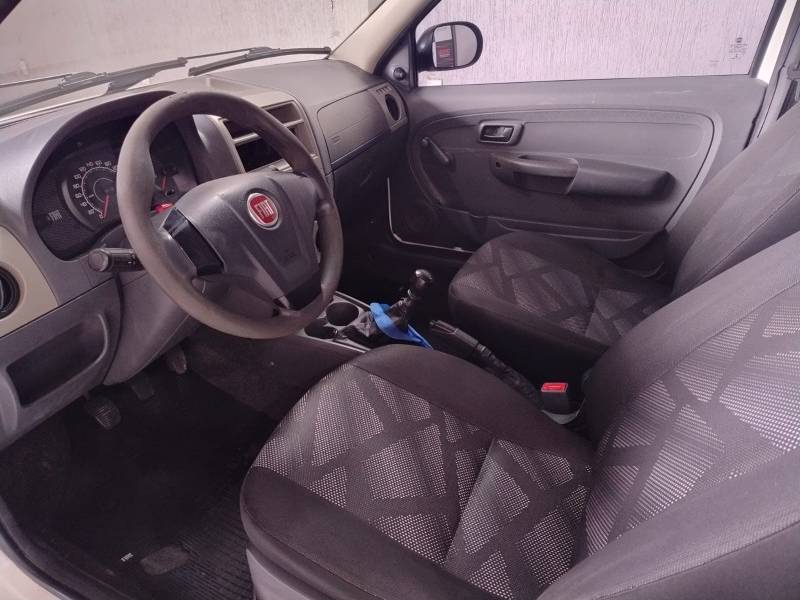 FIAT - PALIO - 2015/2015 - Branca - R$ 25.900,00