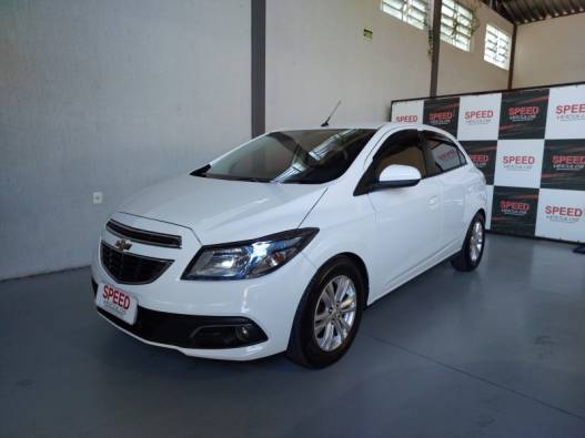 CHEVROLET - ONIX - 2014/2015 - Branca - R$ 51.900,00