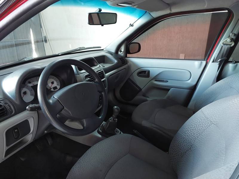 RENAULT - CLIO - 2009/2010 - Vermelha - R$ 25.900,00