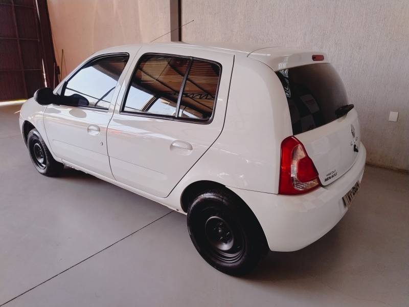 RENAULT - CLIO - 2016/2016 - Branca - R$ 34.900,00