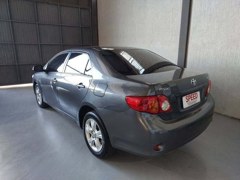 TOYOTA - COROLLA - 2011/2011 - Prata - R$ 62.900,00