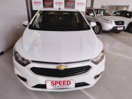 CHEVROLET - ONIX - 2017/2018 - Branca - R$ 52.900,00