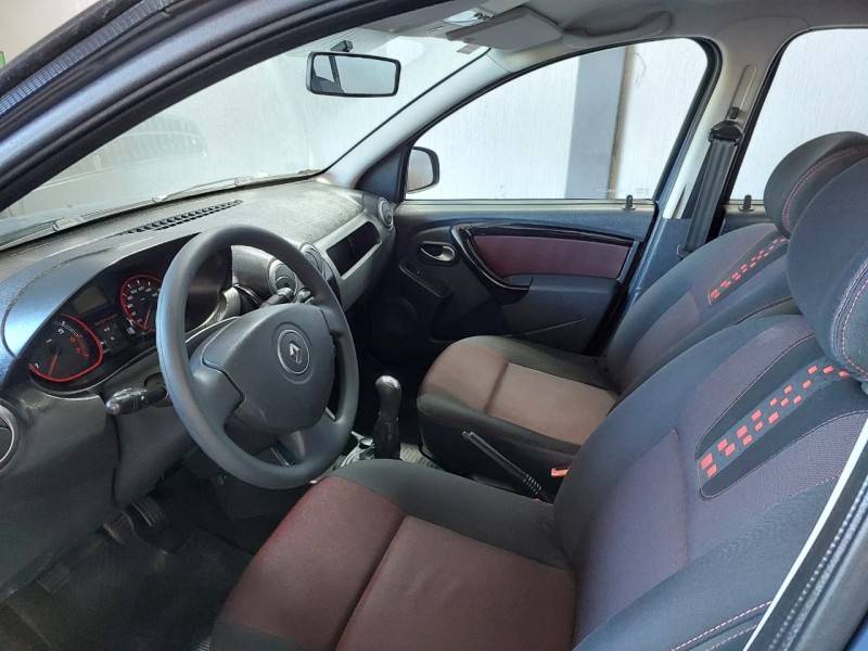 RENAULT - SANDERO - 2012/2012 - Cinza - R$ 39.900,00