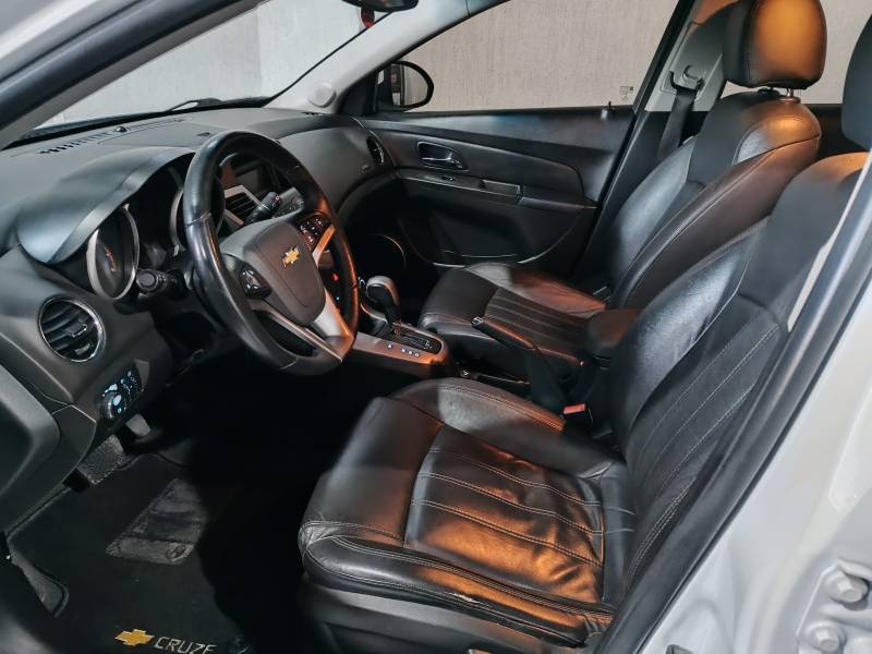 CHEVROLET - CRUZE - 2013/2014 - Branca - R$ 62.900,00