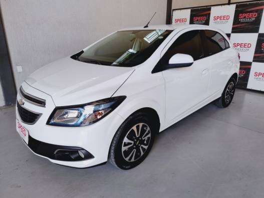 CHEVROLET - ONIX - 2015/2016 - Branca - R$ 62.900,00