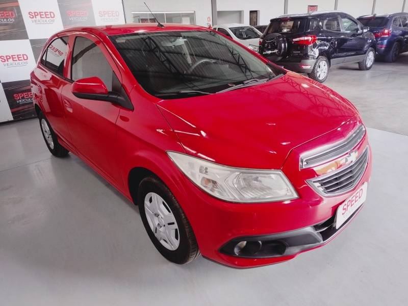 CHEVROLET - ONIX - 2014/2014 - Vermelha - R$ 44.900,00