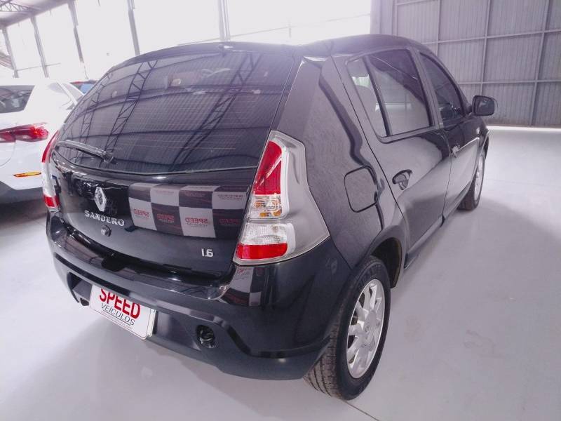 RENAULT - SANDERO - 2014/2014 - Preta - R$ 36.900,00