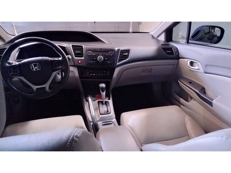 HONDA - CIVIC - 2014/2015 - Preta - R$ 77.900,00