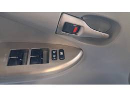 TOYOTA - COROLLA - 2010/2011 - Branca - R$ 64.900,00