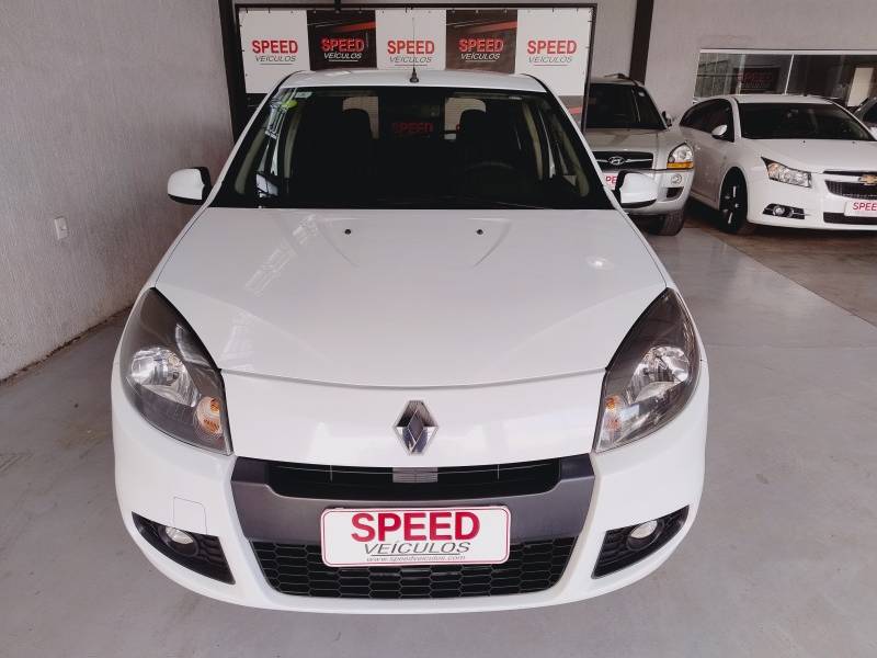 RENAULT - SANDERO - 2013/2014 - Branca - R$ 36.900,00