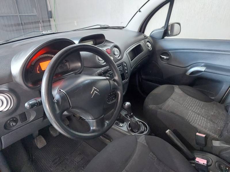 CITROËN - C3 - 2007/2008 - Prata - R$ 21.900,00