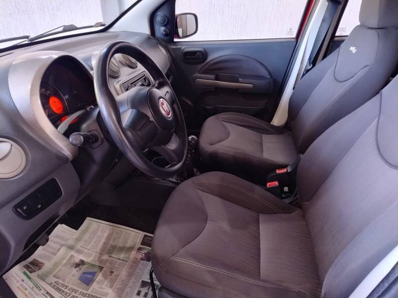 FIAT - UNO - 2011/2012 - Vermelha - R$ 33.900,00