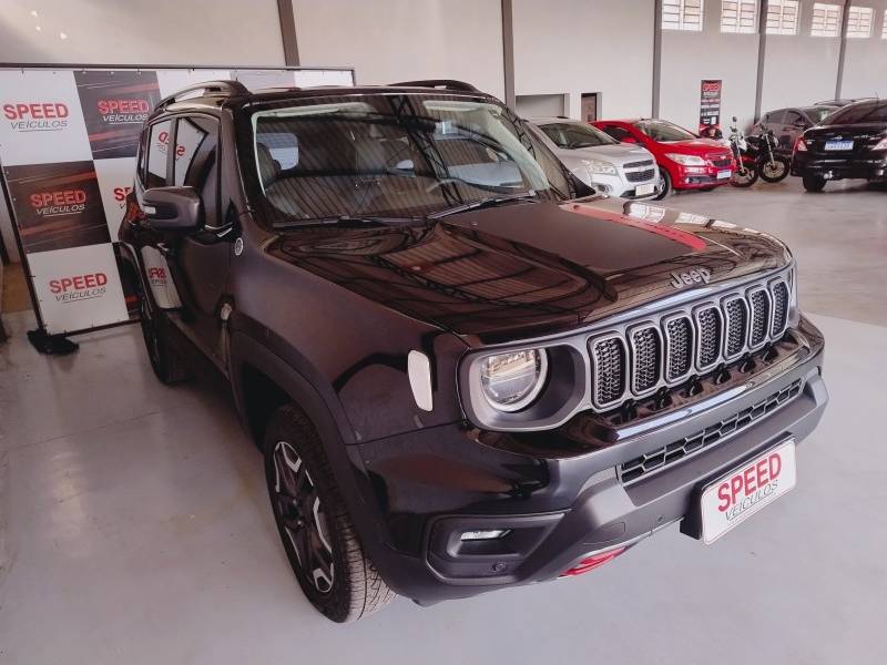 JEEP - RENEGADE - 2022/2023 - Preta - R$ 135.900,00