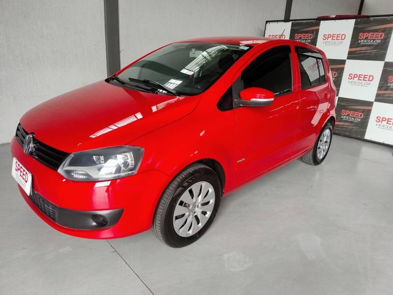 VOLKSWAGEN - FOX - 2011/2012 - Vermelha - R$ 34.900,00