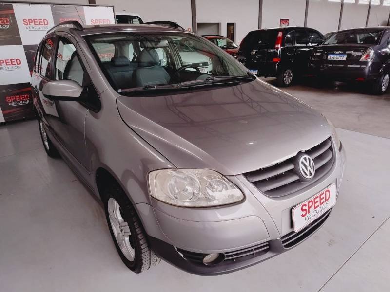 VOLKSWAGEN - SPACEFOX - 2007/2008 - Cinza - R$ 30.900,00