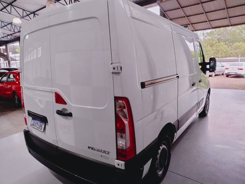 RENAULT - MASTER - 2021/2022 - Branca - R$ 179.800,00