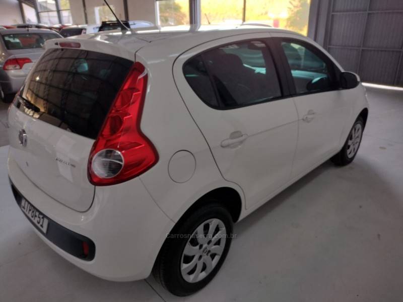 FIAT - PALIO - 2012/2013 - Branca - R$ 35.900,00