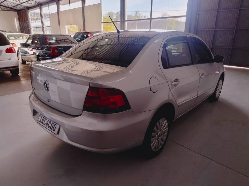 VOLKSWAGEN - VOYAGE - 2010/2011 - Prata - Sob Consulta