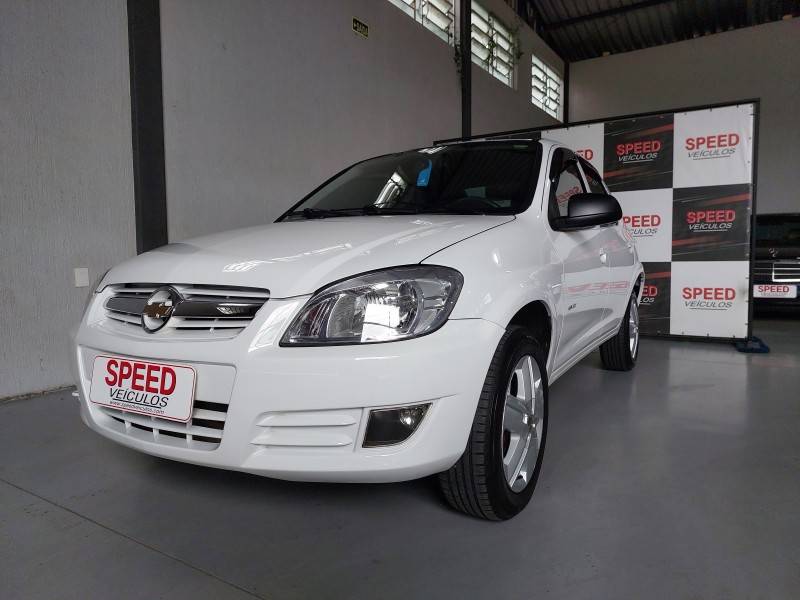 CHEVROLET - PRISMA - 2010/2011 - Branca - R$ 33.900,00