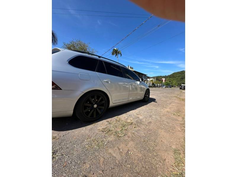 VOLKSWAGEN - JETTA - 2011/2011 - Prata - R$ 53.900,00